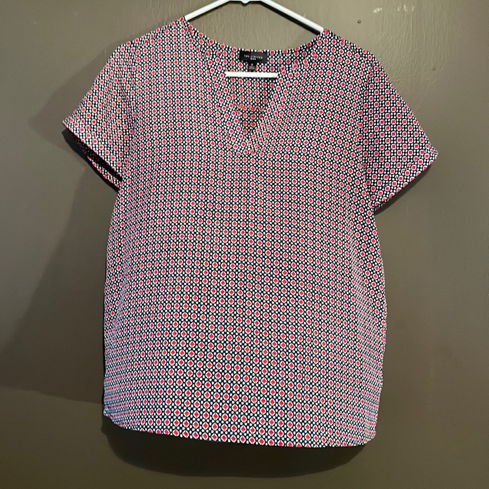 Short sleeve The Limited shirt!  Navy, Red and white. Great for 4th of July!